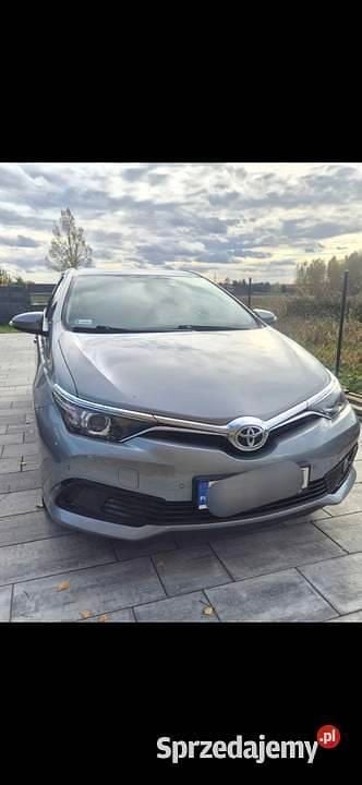 Srebrny Używany 2018 Toyota Auris Kombi | 56 000 zł (Dość drogi) - Obraz 1/4
