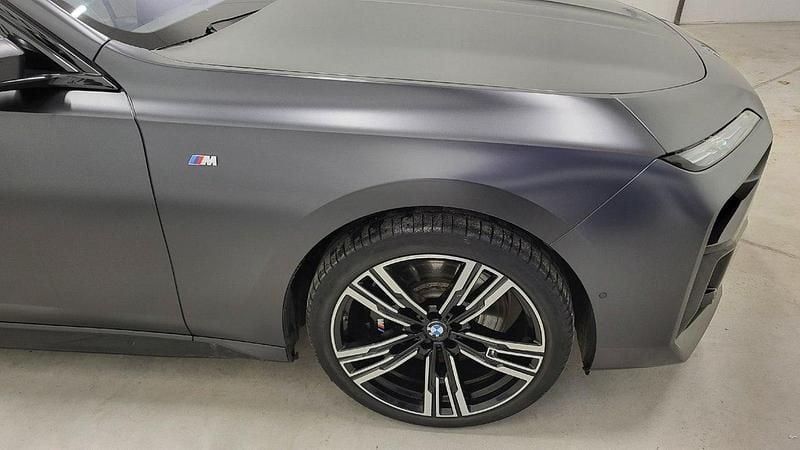 Używany BMW i7 M Sport 400 kW (544 KM) 2022 Grafitowy Sedan/Limuzyna