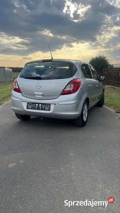 Używany Opel Corsa 2007 Srebrny Hatchback