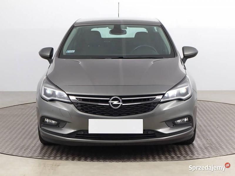 Szary Używany 2018 Opel Astra Hatchback | 34 999 zł (Uczciwa cena) - Obraz 1/4