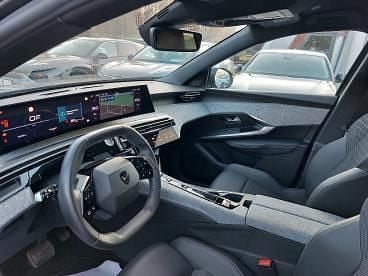 Używany Peugeot 3008 Allure 136 KM (100 kW) 2024 Szary SUV