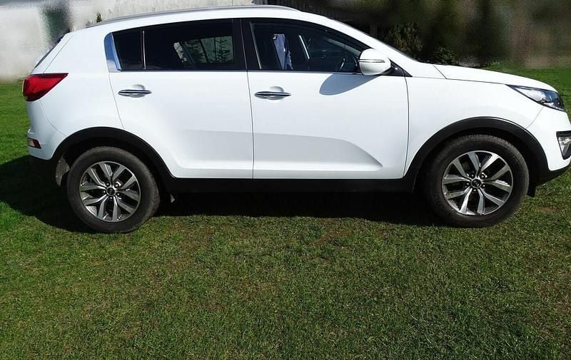 Biały Używany 2014 Kia Sportage SUV | 43 000 zł (Uczciwa cena) - Obraz 1/4