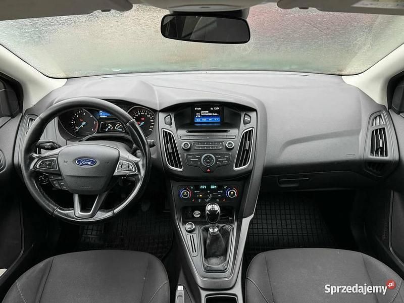 Używany Ford Focus 2017 Brązowy Kombi