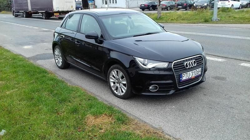 Używany Audi A1 2013 Czarny Hatchback