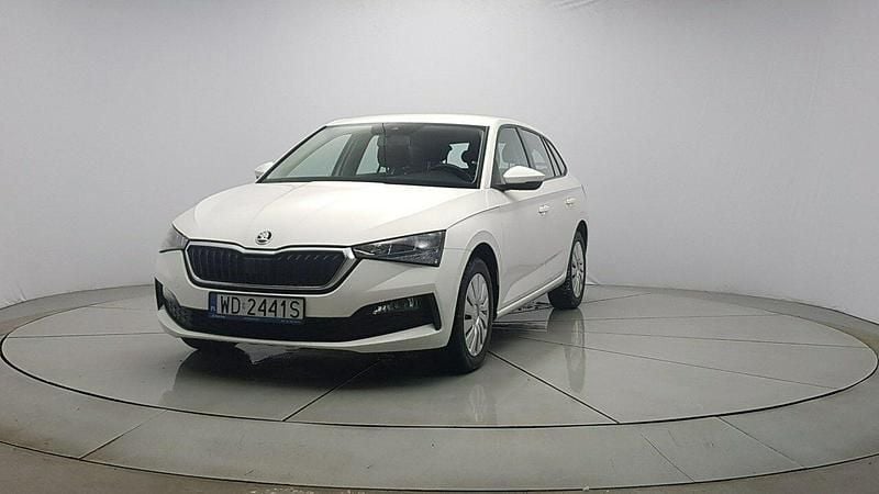 Używany Skoda Scala Active 110 KM (80 kW) 2021 Biały Hatchback