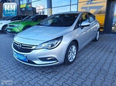 Używany Opel Astra Enjoy 125 KM (91 kW) 2018 Srebrny Hatchback