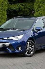 Używany Toyota Avensis 147 KM (108 kW) 2016 Fioletowy Kombi