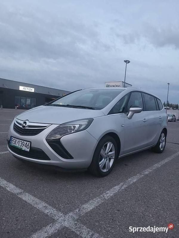 Szary Używany 2015 Opel Zafira Minivan | 28 000 zł (Uczciwa cena) - Obraz 1/4