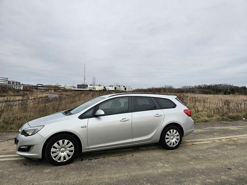 Używany Opel Astra 140 KM (102 kW) 2013 Srebrny Kombi