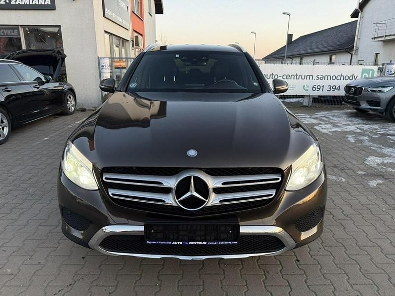 Używany Mercedes GLC350 258 KM (189 kW) 2017 Brązowy SUV