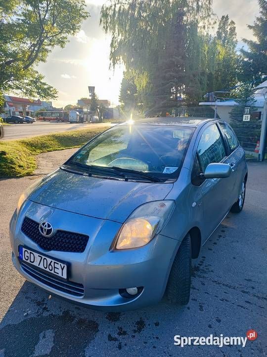 Srebrny Używany 2009 Toyota Yaris Hatchback | 8000 zł (Uczciwa cena) - Obraz 1/4