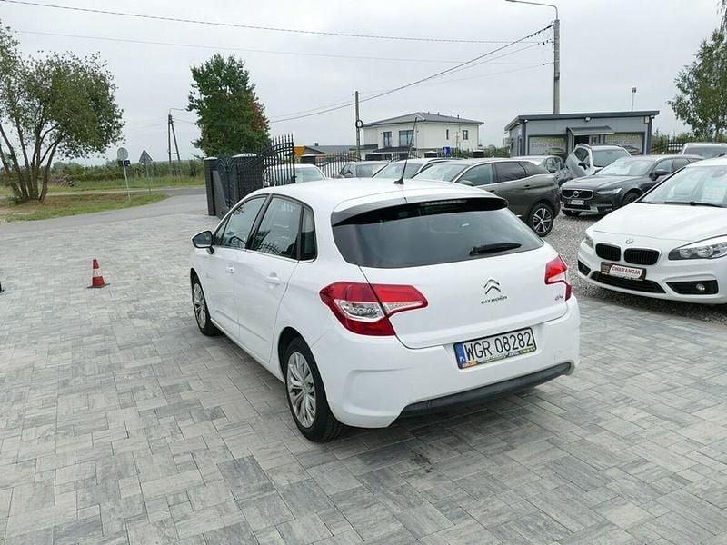 Używany Citroën C4 95 KM (69 kW) 2012 Biały Hatchback