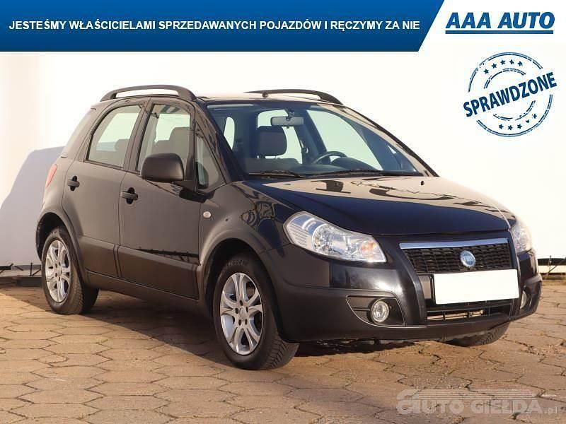 Używany Fiat Sedici 107 KM (78 kW) 2007 Czarny SUV