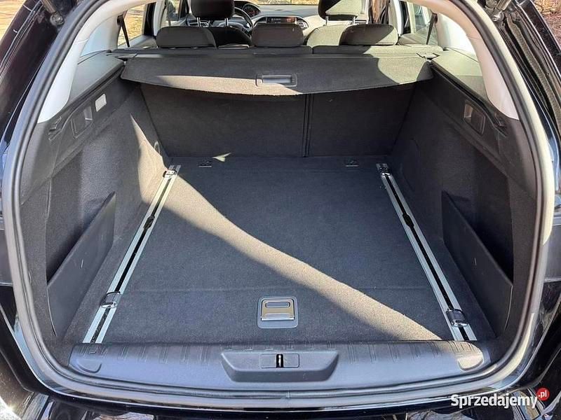 Używany Peugeot 308 2019 Czarny Kombi