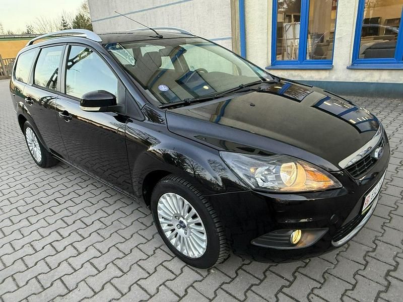 Używany Ford Focus Ghia 125 KM (91 kW) 2010 Czarny Kombi