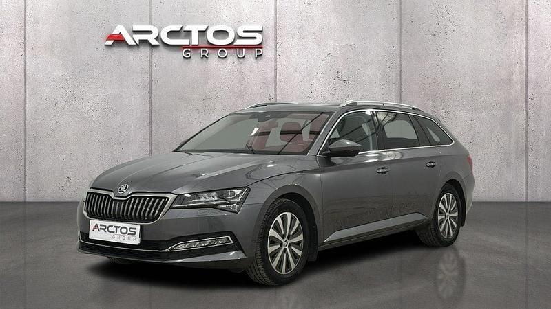 Szary Używany 2022 Skoda Superb Kombi | 99 900 zł (Uczciwa cena) - Obraz 1/4
