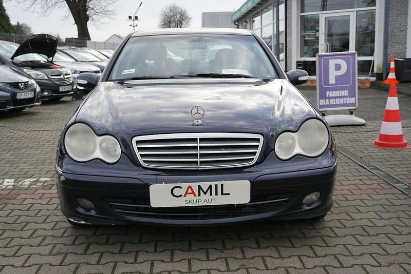 Używany Mercedes C220 122 KM (89 kW) 2004 Czarny Sedan/Limuzyna
