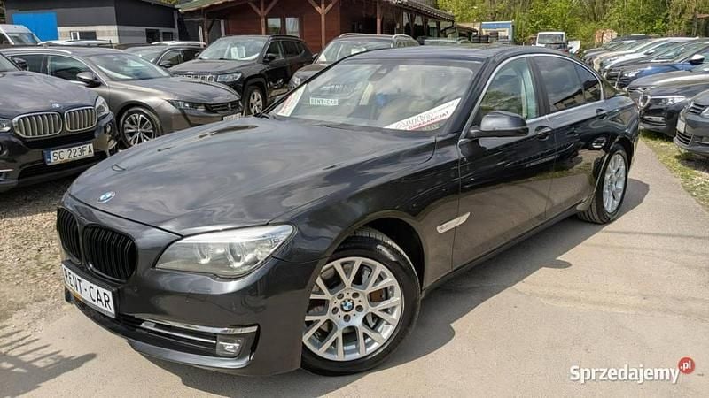 Grafitowy (metalik) Używany 2015 BMW 730 Sedan/Limuzyna | 63 900 zł - Obraz 1/4