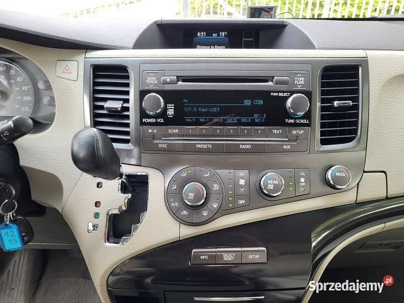 Używany Toyota Sienna 267 KM (196 kW) 2011 Minivan