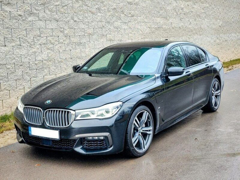 Czarny Używany 2016 BMW 725 iPerformance Sedan/Limuzyna | 134 900 zł - Obraz 1/4