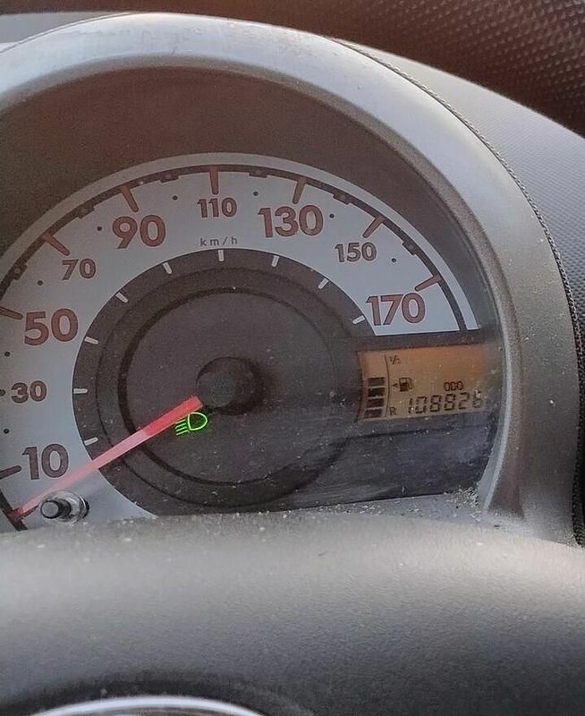 Używany Toyota Aygo 68 KM (50 kW) 2011 Srebrny Hatchback