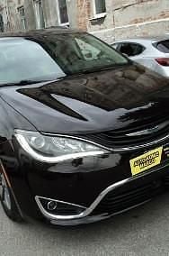 Używany Chrysler Pacifica 268 KM (197 kW) 2017 Czarny Minivan