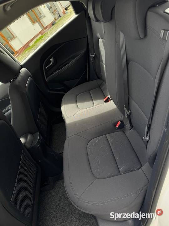 Biały Używany 2015 Kia Rio Hatchback | 29 500 zł (Uczciwa cena) - Obraz 1/4