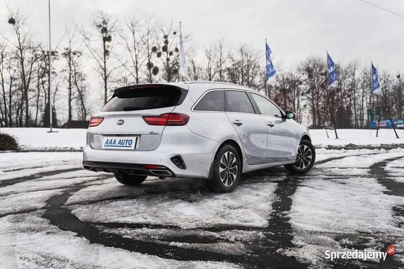 Używany Kia Ceed 2021 Srebrny Hatchback