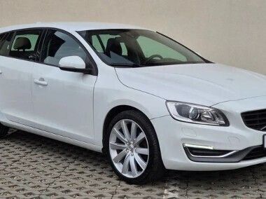 Inny kolor Używany 2017 Volvo V60 Kombi | 45 900 zł (Uczciwa cena) - Obraz 1/4