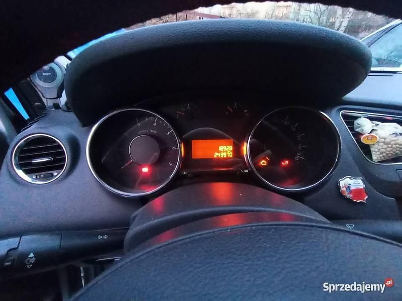 Używany Peugeot 5008 2010 Srebrny Minivan