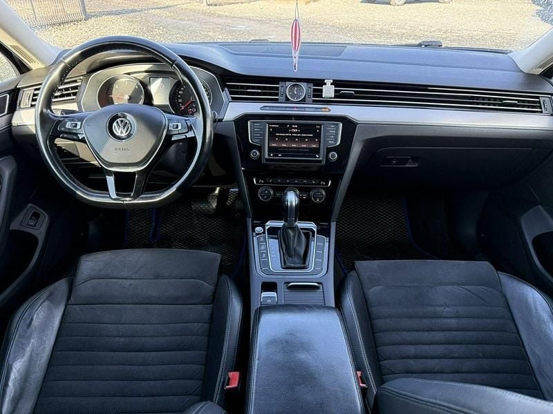 Używany VW Passat 190 KM (139 kW) 2016 Niebieski ciemny (metalik) Kombi