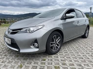 Srebrny Używany 2015 Toyota Auris Sedan/Limuzyna | 35 500 zł (Uczciwa cena) - Obraz 1/4