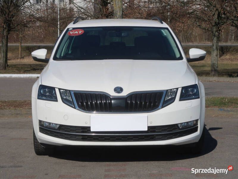 Biały Używany 2020 Skoda Octavia Kombi | 47 499 zł (Super Cena) - Obraz 1/4