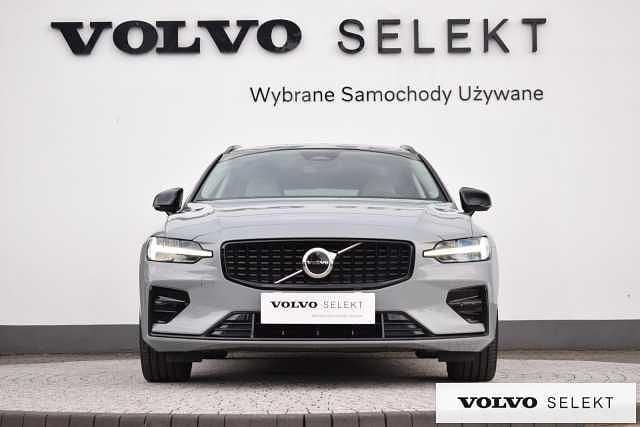 Używany Volvo V60 197 KM (144 kW) 2024 Szary Kombi