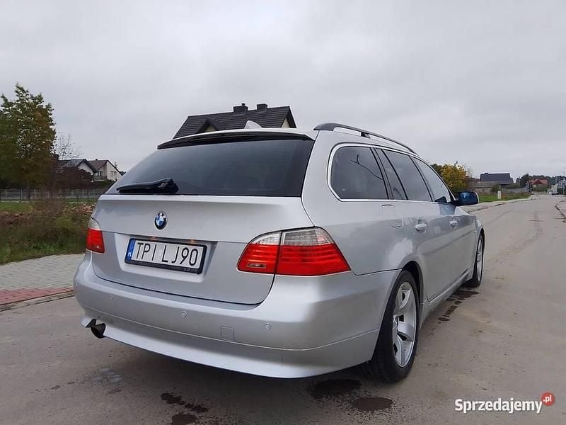 Srebrny Używany 2007 BMW 520 Kombi | 17 300 zł - Obraz 1/4