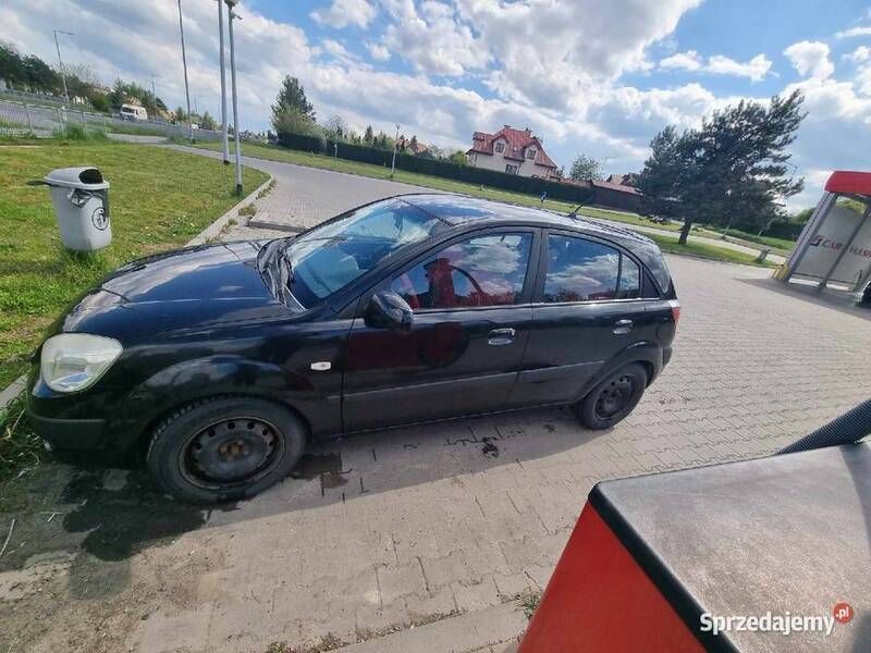 Używany Kia Rio 2005 Czarny Sedan/Limuzyna