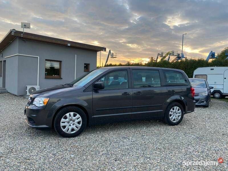 Szary Używany 2016 Dodge Grand Caravan Minivan | 39 990 zł (Super Cena) - Obraz 1/4