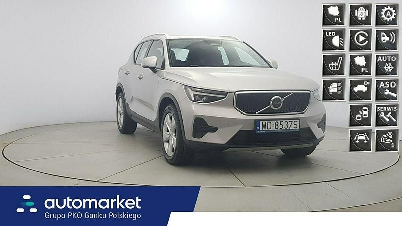 Używany Volvo XC40 Core 163 KM (119 kW) 2022 Srebrny SUV