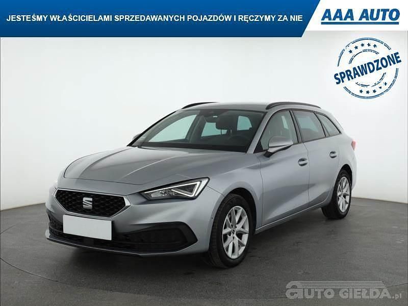 Używany Seat Leon 2021 Srebrny