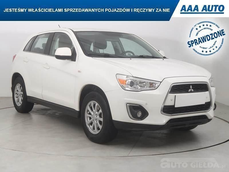Używany Mitsubishi ASX 114 KM (83 kW) 2015 Biały SUV