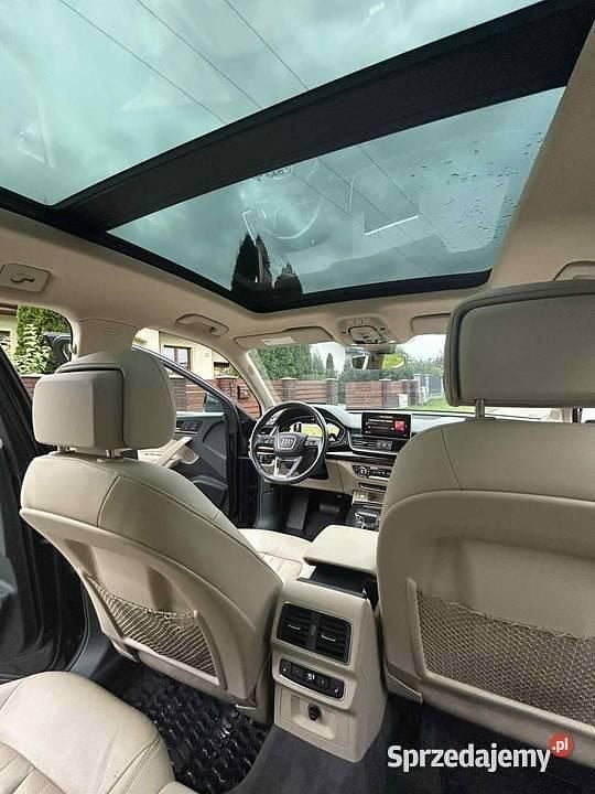 Używany Audi Q5 2018 Granatowy SUV