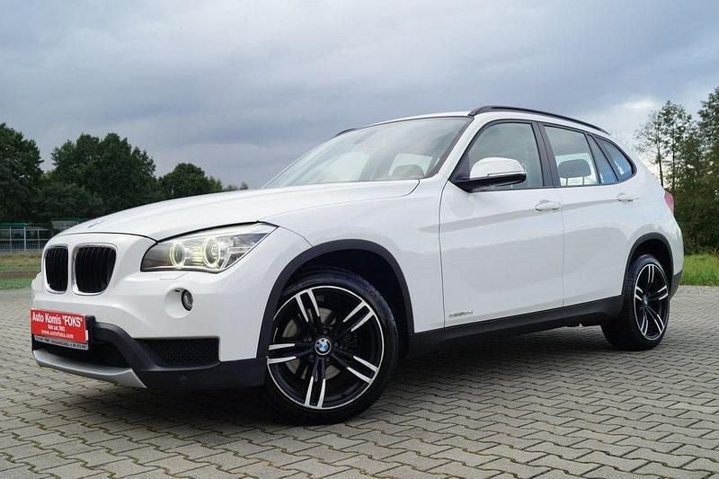 Biały Używany 2013 BMW X1 SUV | 34 900 zł (Uczciwa cena) - Obraz 1/4