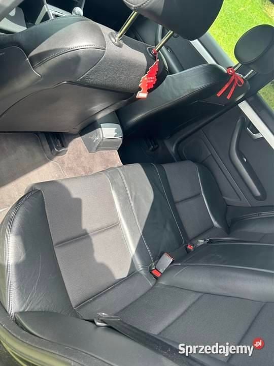 Czerwony Używany 2003 Audi A4 S-line plus Kombi | 17 000 zł (Drogi) - Obraz 1/4