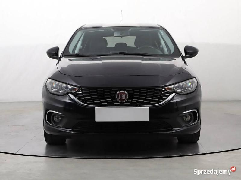 Czarny Używany 2017 Fiat Tipo Hatchback | 42 999 zł (Dość drogi) - Obraz 1/4