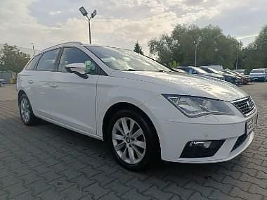 Biały Używany 2017 Seat Leon Reference Kombi | 32 900 zł (Uczciwa cena) - Obraz 1/4