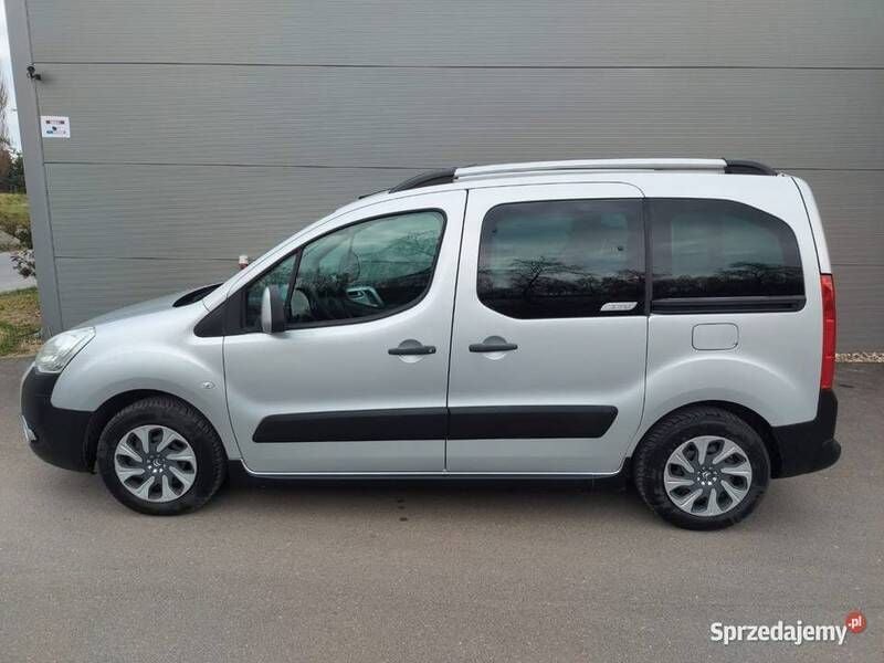 Srebrny Używany 2010 Citroën Berlingo XTR Minivan | 23 700 zł (Uczciwa cena) - Obraz 1/4