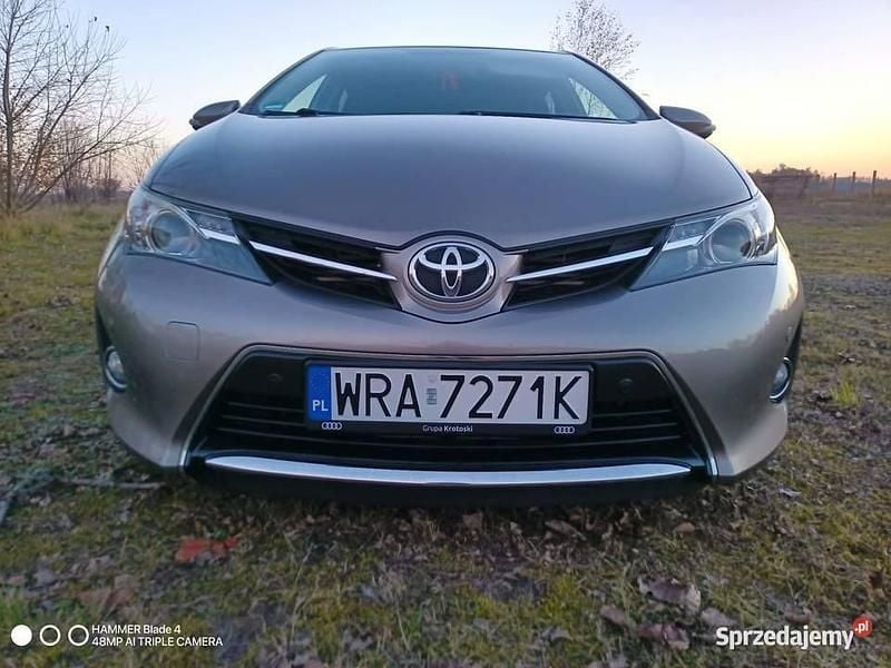Używany Toyota Auris Edition 2015 Złoty Hatchback