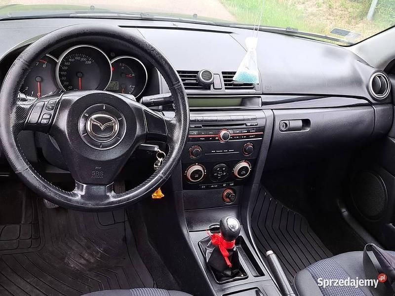 Używany Mazda 3 105 KM (77 kW) 2005 Sedan/Limuzyna