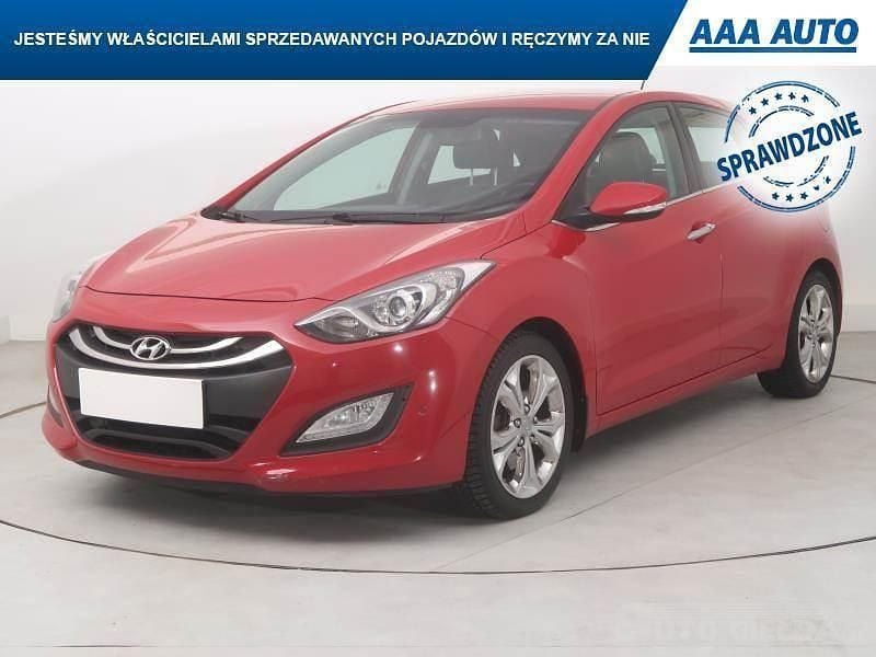 Używany Hyundai i30 2013 Czerwony