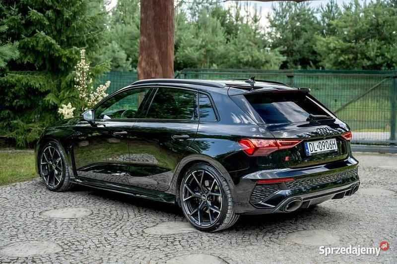 Czarny (metalik) Używany 2023 Audi RS3 Sport Hatchback | 249 777 zł (Uczciwa cena) - Obraz 1/4